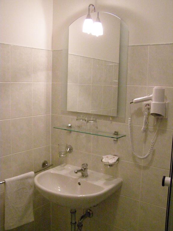 Wellness Hotel Marlin Nová Pec 객실 사진